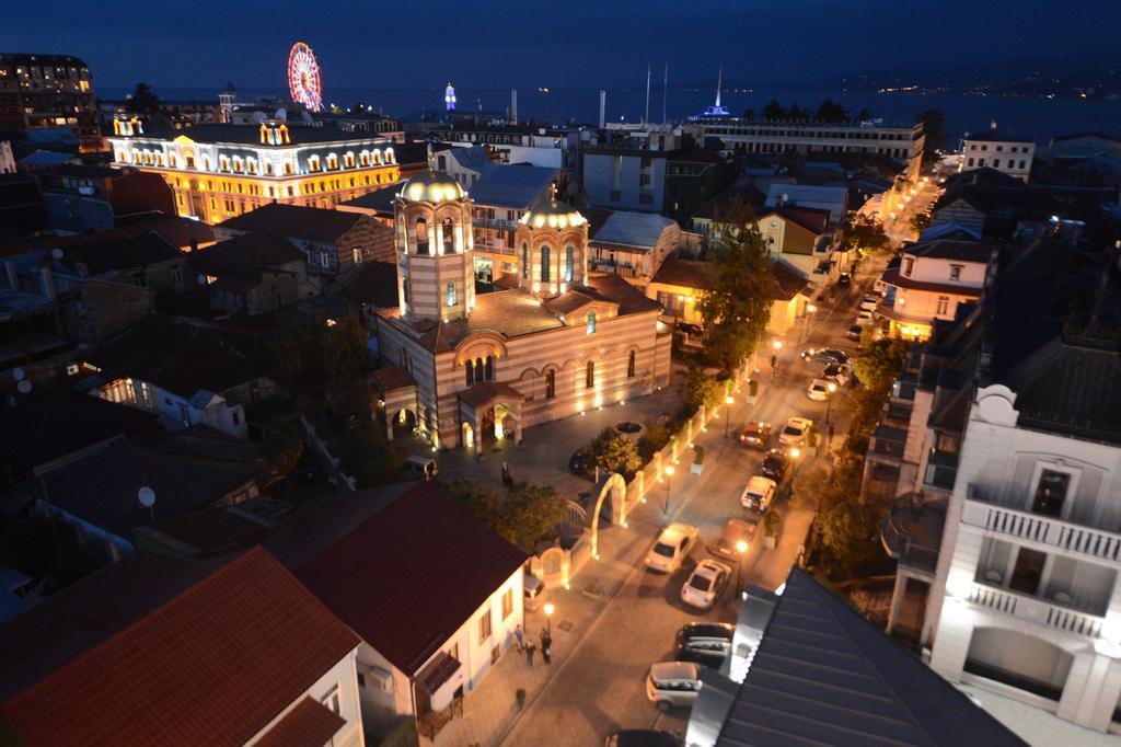 Piazza Four Colours Hotel Batumi Exterior photo